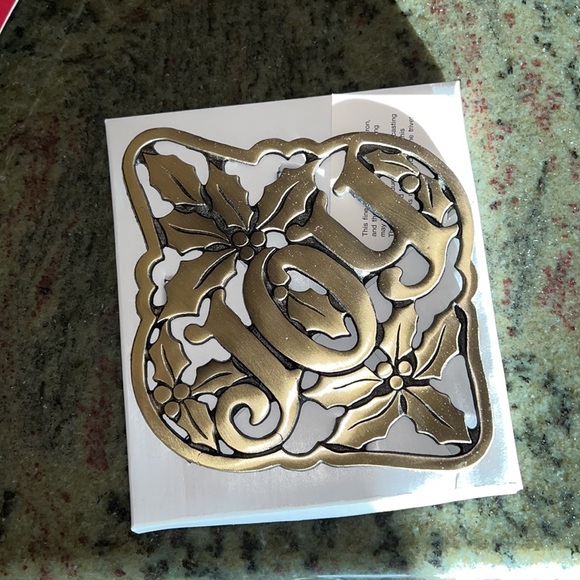 Avon Cast Iron Holly Joy Trivet In Original Box Vintage - Picture 1 of 6